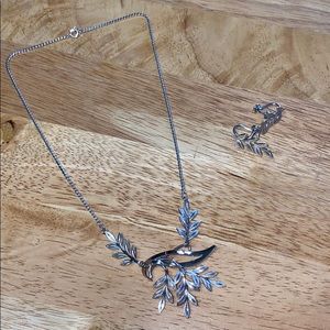 VINTAGE NECKLACE AND EARRING SET